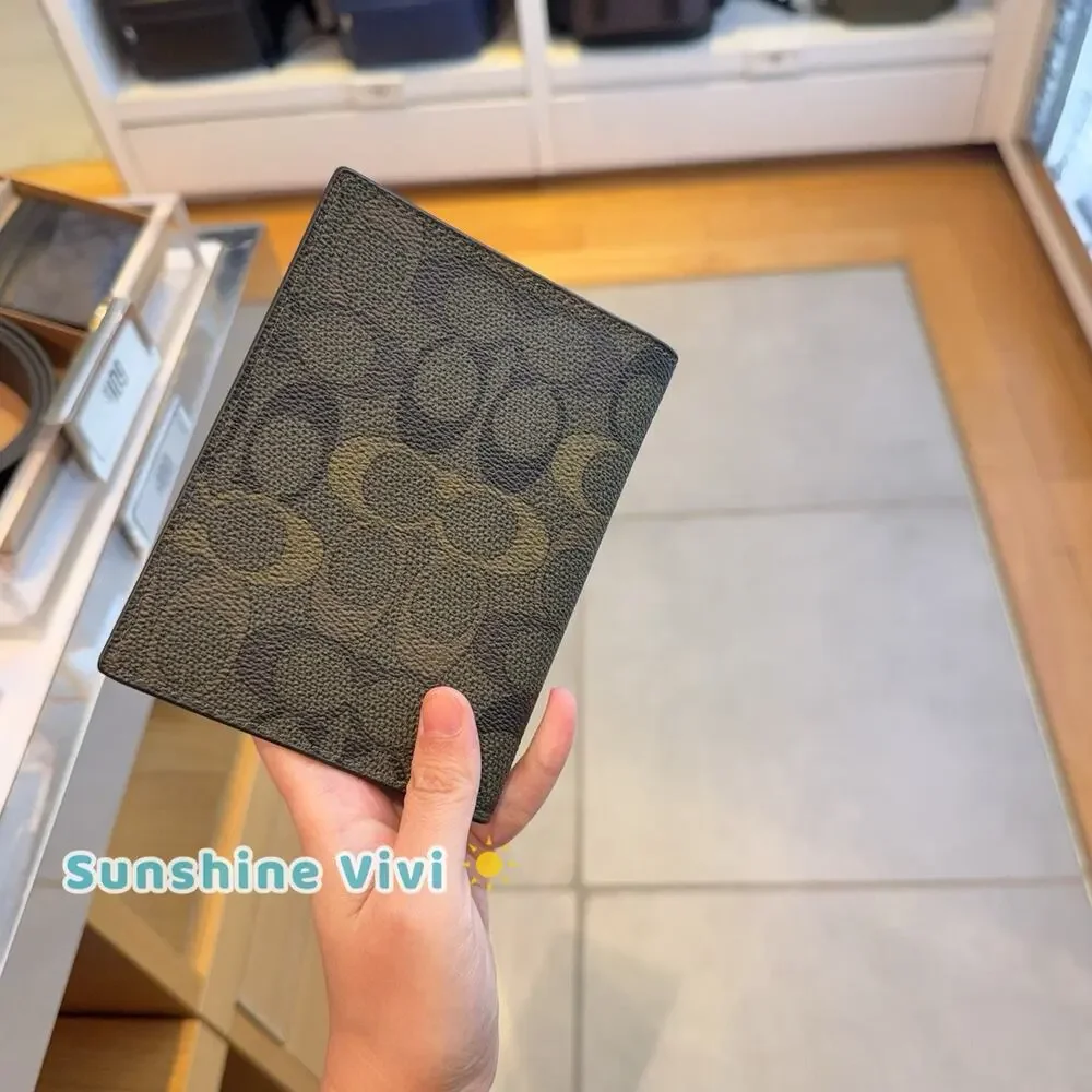 NWT Coach Passport Card Case In Signature Camo Print Silver/green CEU77